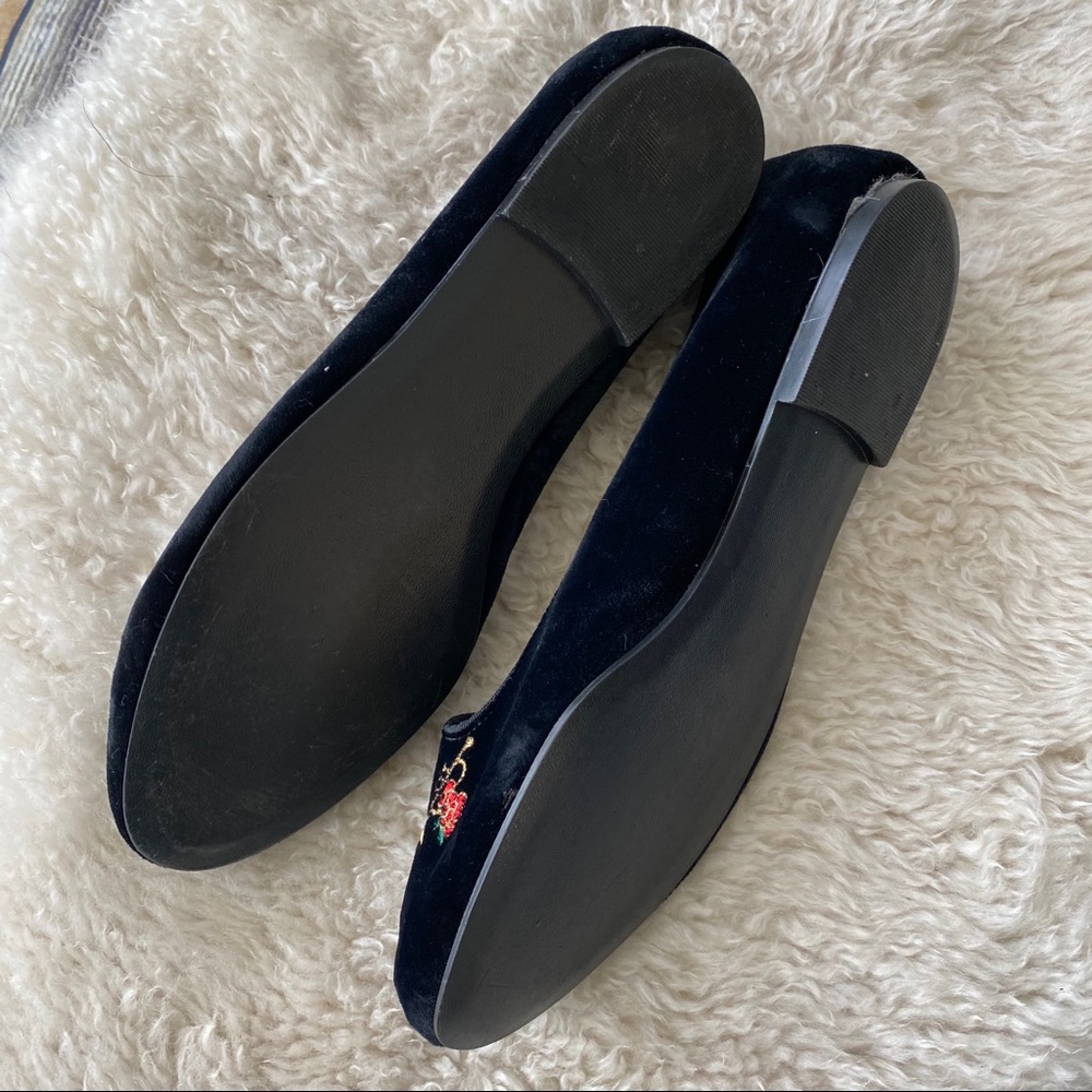 Vintage Beacon USA Christmas Tree & Gifts Embroidered Black Velvet Loafer Flats - Picture 4 of 11